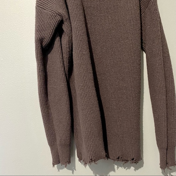 ✨Host Pick✨Maurices Ripped Shoulder Sweater - Picture 4 of 4